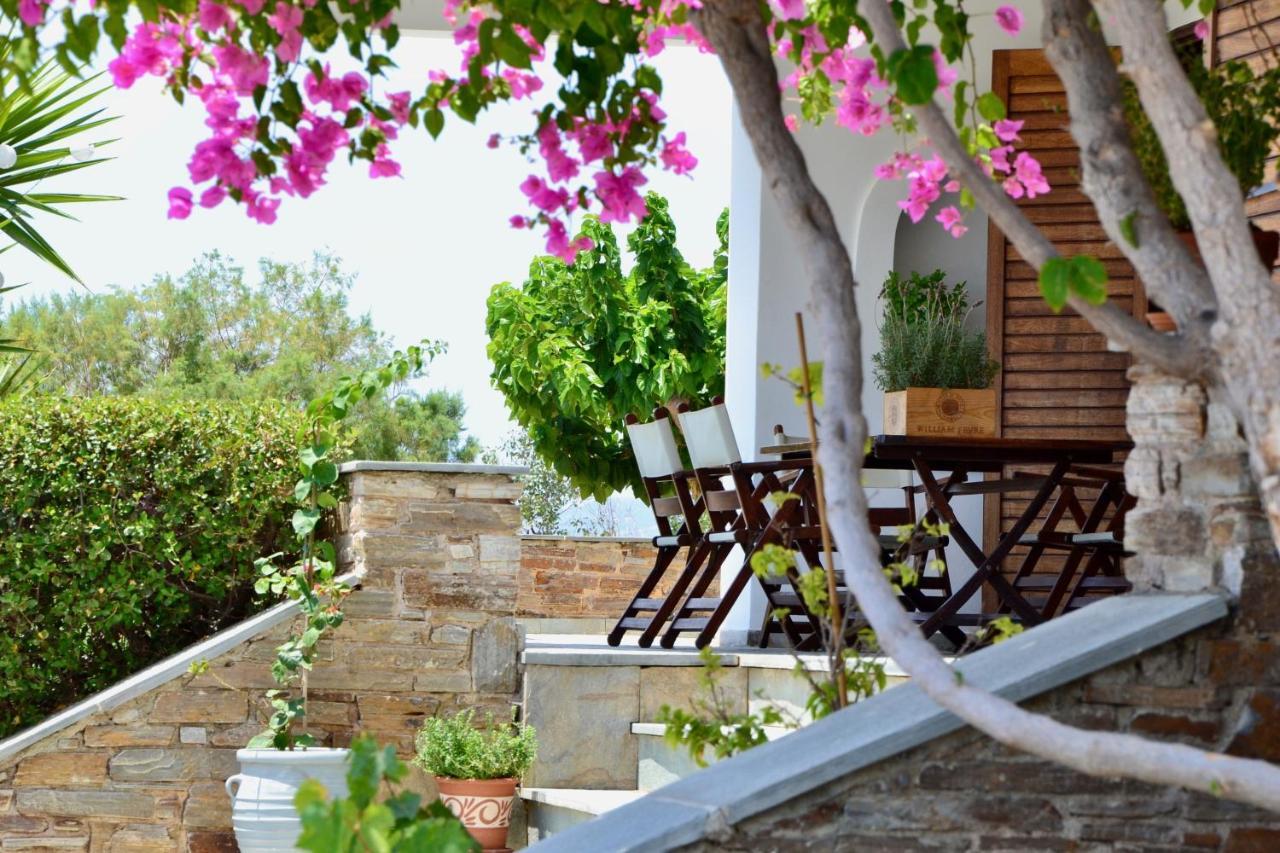 Beach House Set In A Beautiful Bay การิสโตส ภายนอก รูปภาพ