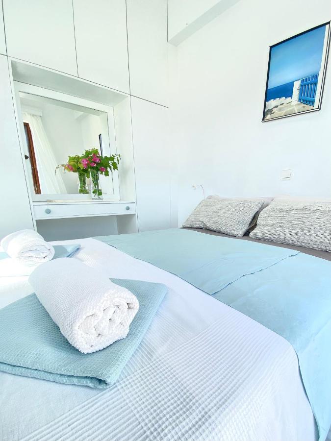 Beach House Set In A Beautiful Bay การิสโตส ภายนอก รูปภาพ