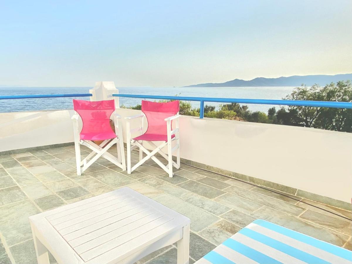 Beach House Set In A Beautiful Bay การิสโตส ภายนอก รูปภาพ